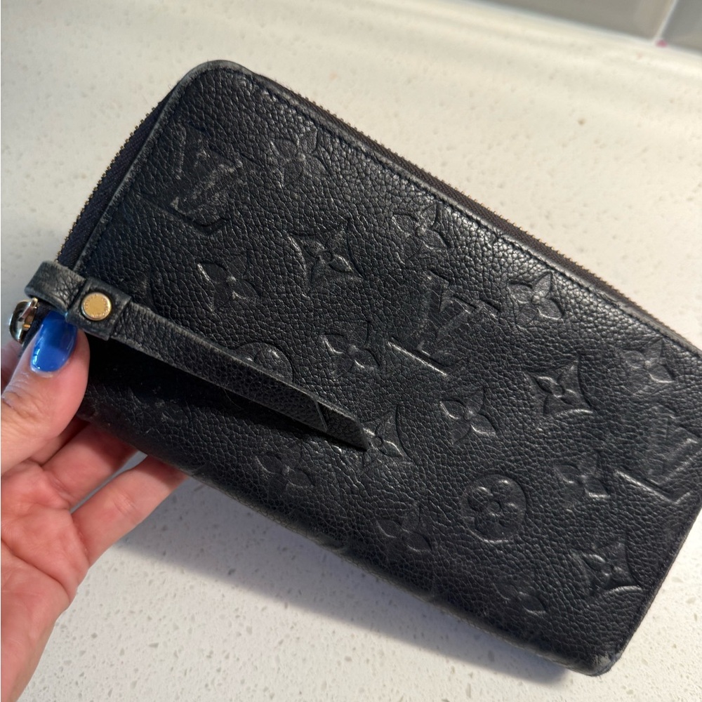 Authentic Louis Vuitton empertine zippy wallet